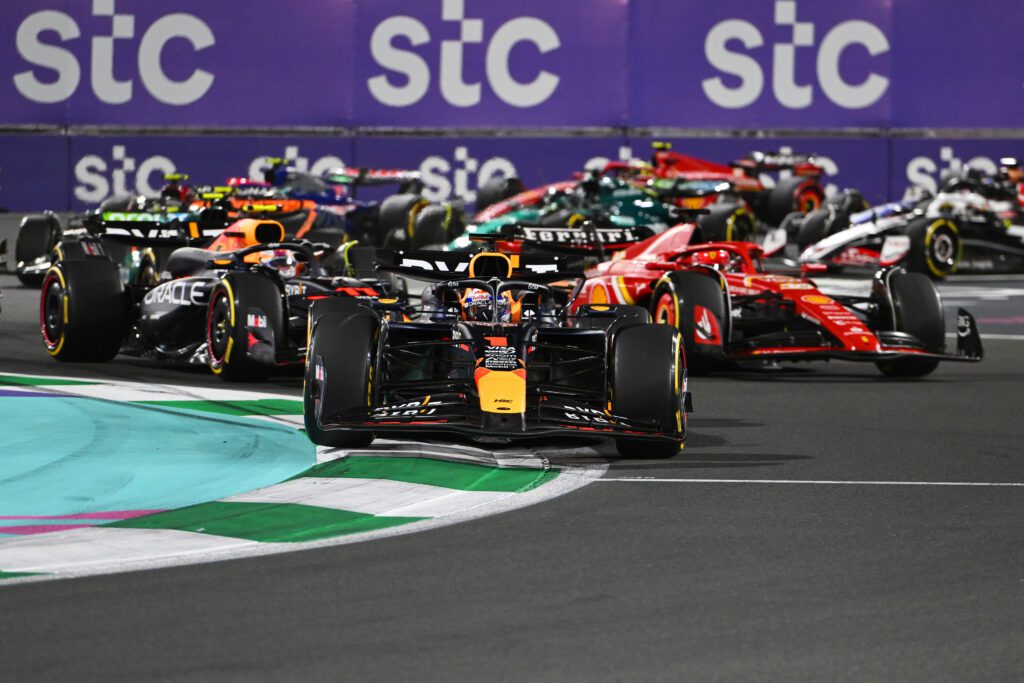 F1: Mitä ihmettä? Max Verstappen ei voittanut – Lando Norris ja McLaren korkeimmalle pallille F1: Mitä ihmettä? Max Verstappen ei voittanut – Lando Norris ja McLaren korkeimmalle pallille