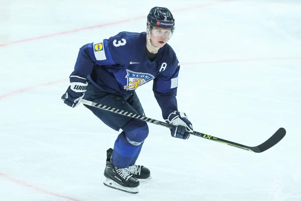Olli Määttä ja Jesse Puljujärvi ensi viikolla Leijonien mukaan Olli Määttä ja Jesse Puljujärvi ensi viikolla Leijonien mukaan