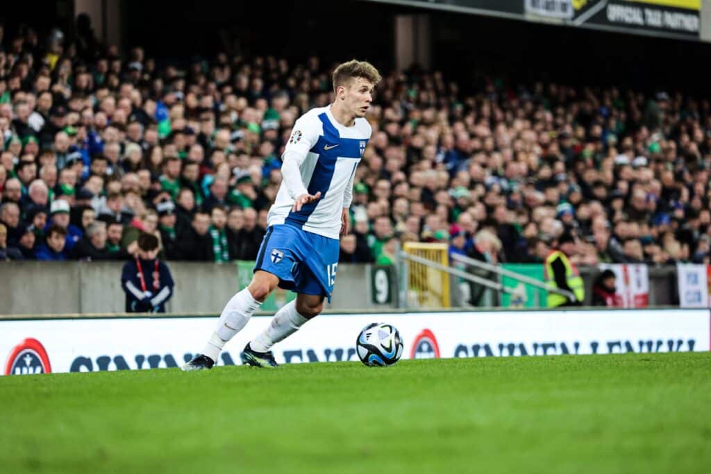 Huuhkajien ja HSV:n Anssi Suhosta kaivelee: ”Nousu jää taaskin saavuttamatta” Huuhkajien ja HSV:n Anssi Suhosta kaivelee: ”Nousu jää taaskin saavuttamatta”