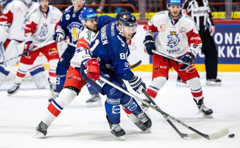 Supertähti saapui Prahaan – David Pastrnak jälleen yksi iso nimi seurattavaksi Supertähti saapui Prahaan – David Pastrnak jälleen yksi iso nimi seurattavaksi