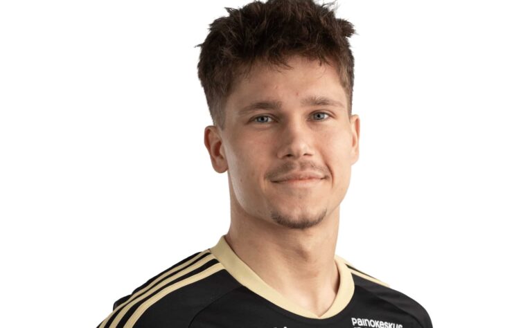 Veikkausliiga: Italiassa pelannut Eetu Mömmö kertoo: ”Jari Litmanen ja Sami Hyypiä tiedettiin” Veikkausliiga: Italiassa pelannut Eetu Mömmö kertoo: ”Jari Litmanen ja Sami Hyypiä tiedettiin”
