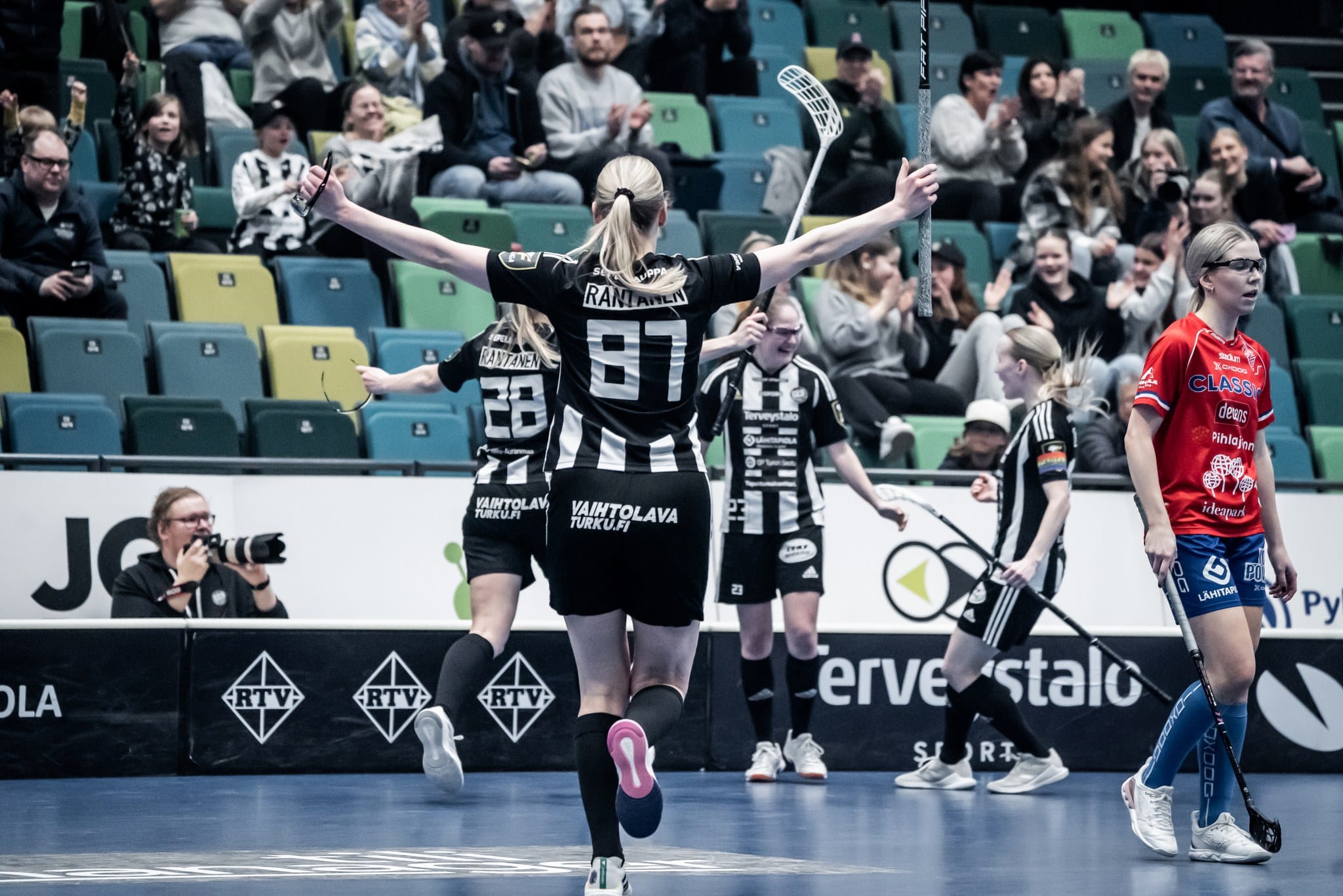 F-Liiga: TPS vei taas naisten mestaruuden, Meri-Helmi Höynälä pistepörssin F-Liiga: TPS vei taas naisten mestaruuden, Meri-Helmi Höynälä pistepörssin