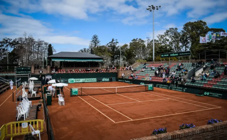 Olympiatennis: Maailmanlistan kakkonen ulos kaksinpelistä