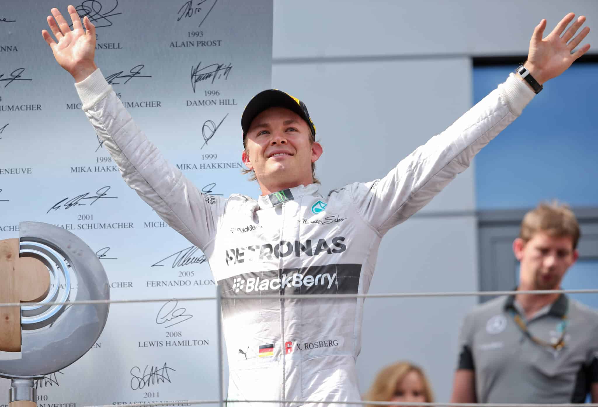 Formula 1: Nico Rosberg sanoi ”ei” sadalle miljoonalle – ”Olen tehnyt niin paljon rahaa”