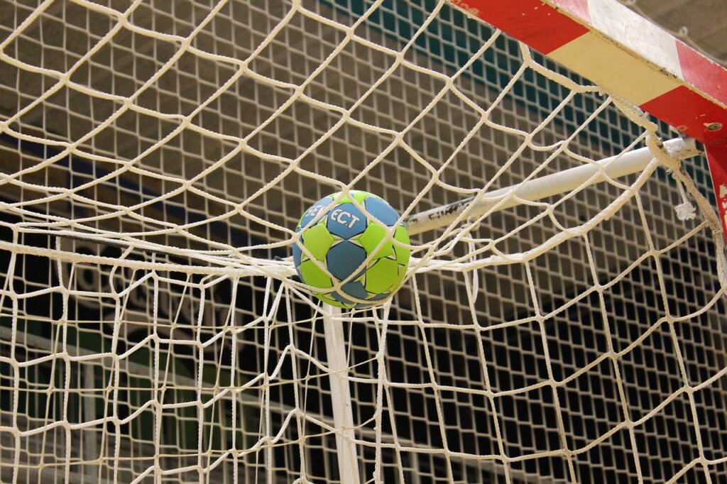 Miesten käsipallon SM-liigakausi jo välierävaiheessa – BK-46 ykkössuosikki Miesten käsipallon SM-liigakausi jo välierävaiheessa – BK-46 ykkössuosikki