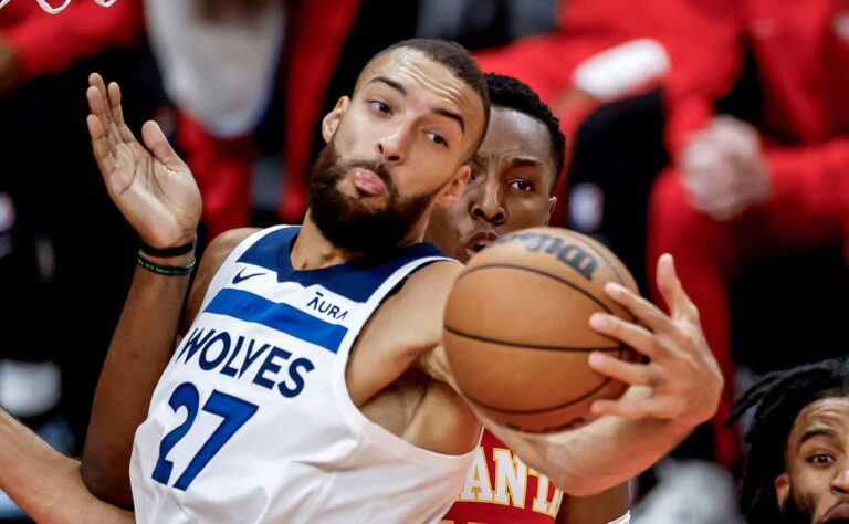 NBA: Ranskalainen Rudy Gobert historian kirjoihin NBA: Ranskalainen Rudy Gobert historian kirjoihin
