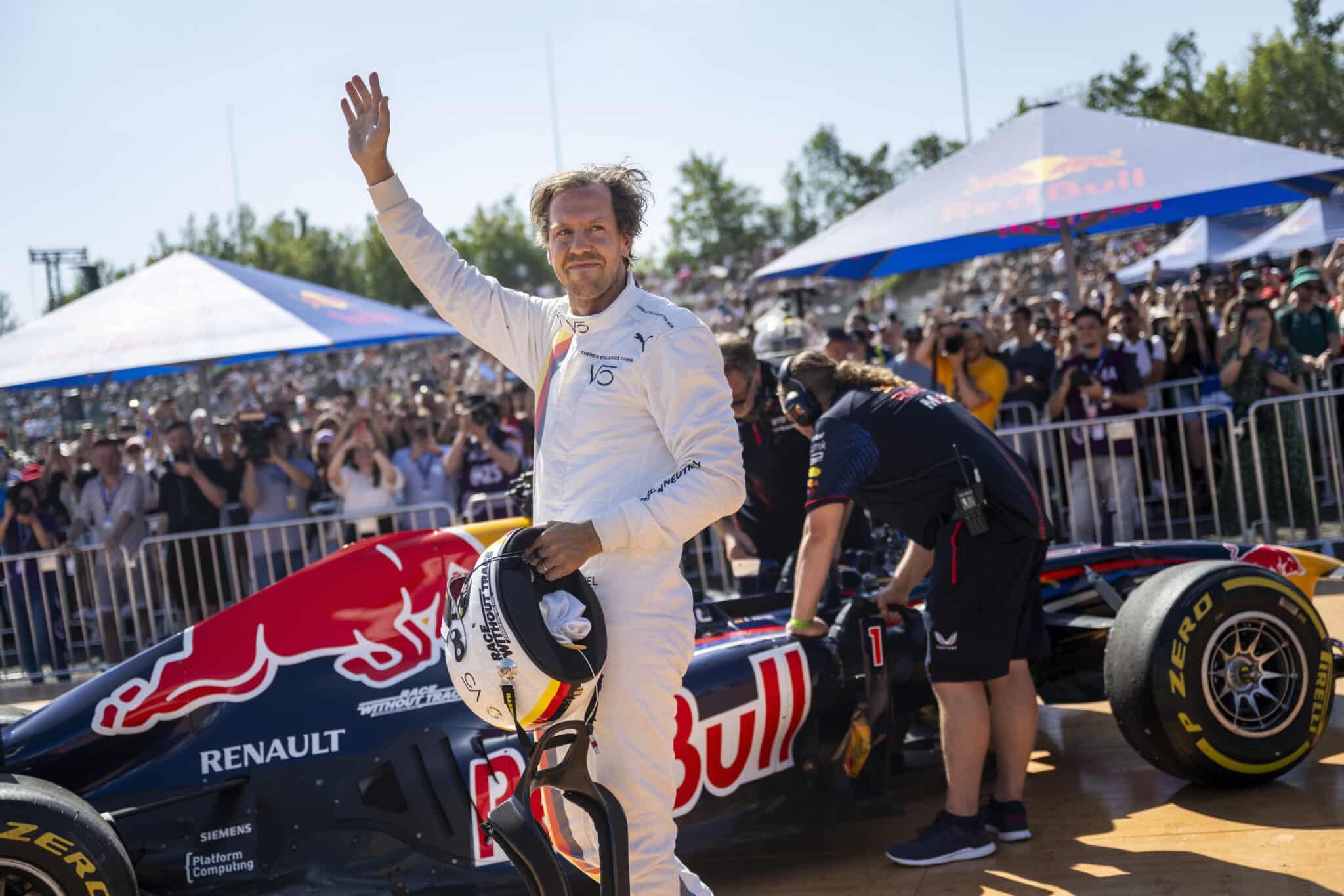 Sebastian Vettel tarjosi palveluksiaan F1-tallille – pomolta karu kommentti Sebastian Vettel tarjosi palveluksiaan F1-tallille – pomolta karu kommentti