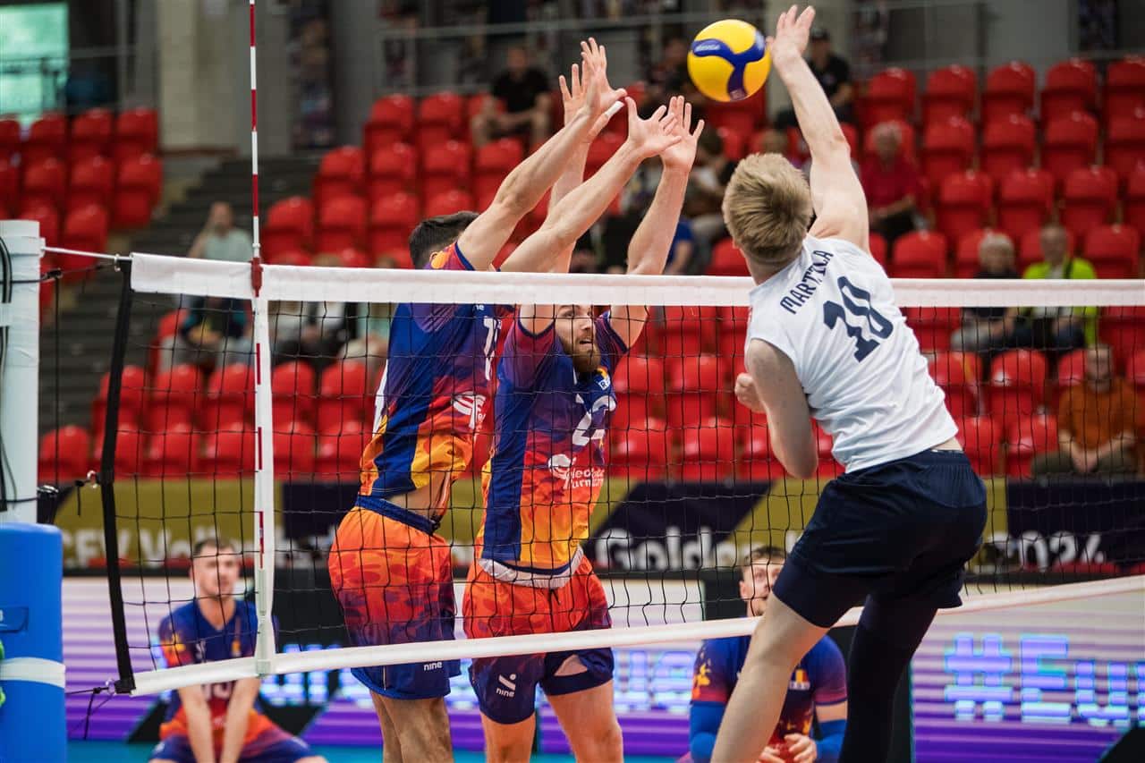 Lentopallo: Tappio Romanialle teki tyhjiksi miesten Kultaisen liigan Final Four -haaveet Lentopallo: Tappio Romanialle teki tyhjiksi miesten Kultaisen liigan Final Four -haaveet