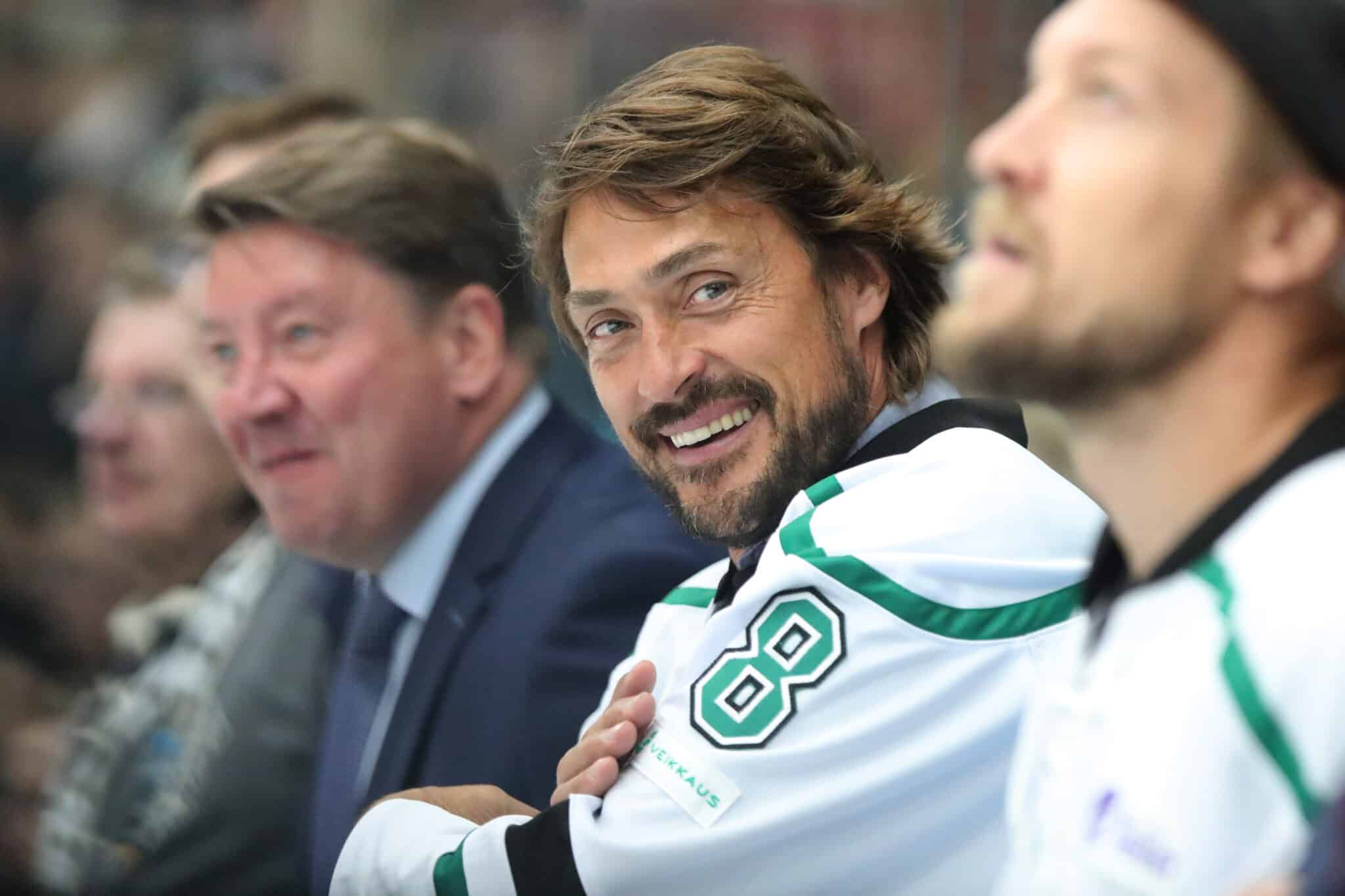 NHL-legenda Teemu Selänteeltä tylyä vihjailua Ylen toiminnasta NHL-legenda Teemu Selänteeltä tylyä vihjailua Ylen toiminnasta