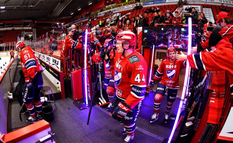 HIFK:n toimistolle pamahti paikalle kovan luokan tekijöitä – "Huippusalaista" HIFK:n toimistolle pamahti paikalle kovan luokan tekijöitä – “Huippusalaista”