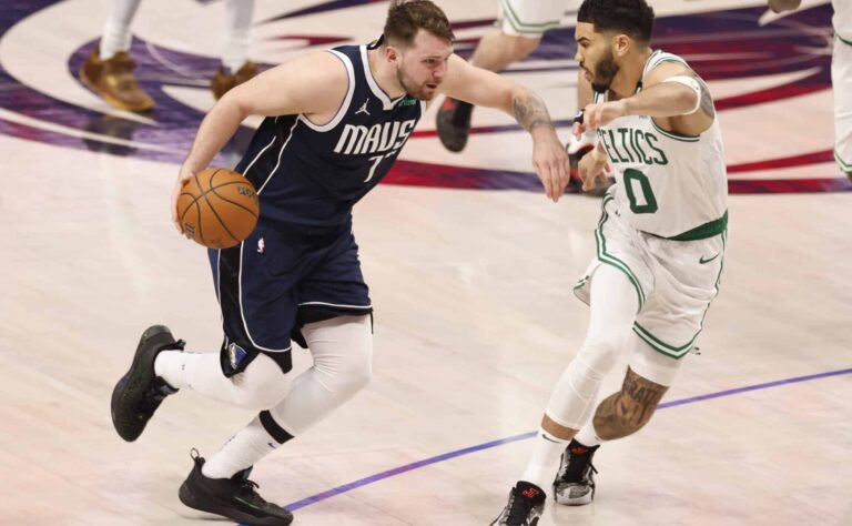 Koripallo: NBA:n hallitseva mestari kiinnitti tähtipelaajansa ennätyssuurella sopimuksella Koripallo: NBA:n hallitseva mestari kiinnitti tähtipelaajansa ennätyssuurella sopimuksella