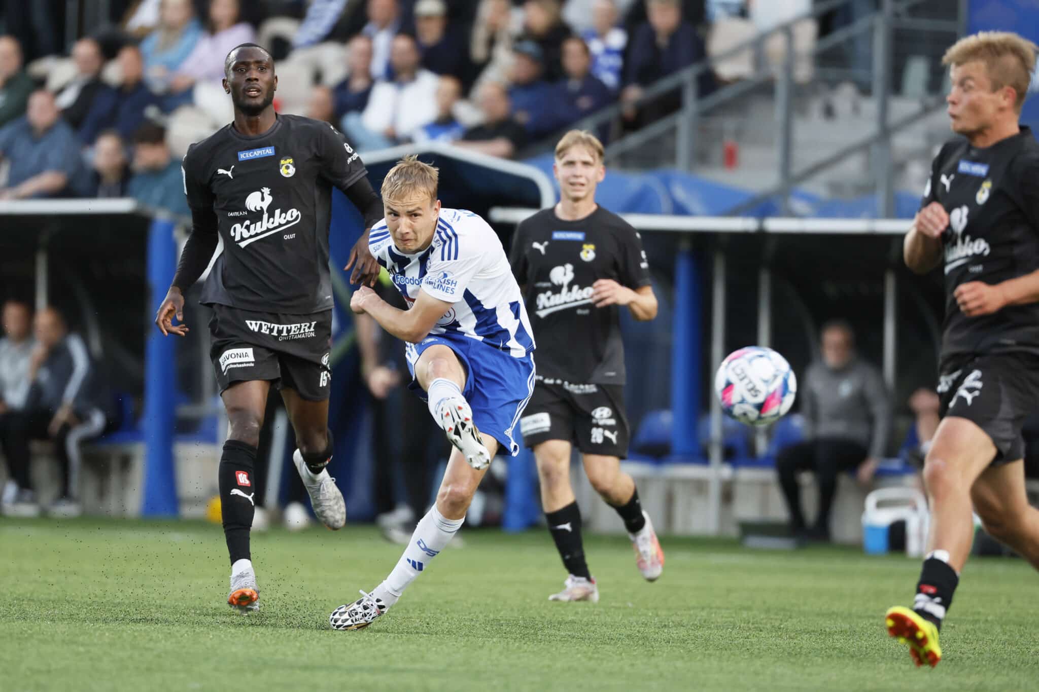 Veikkausliiga: HJK mursi KuPS-kirouksen – molemmissa päissä huipputasaista Veikkausliiga: HJK mursi KuPS-kirouksen – molemmissa päissä huipputasaista