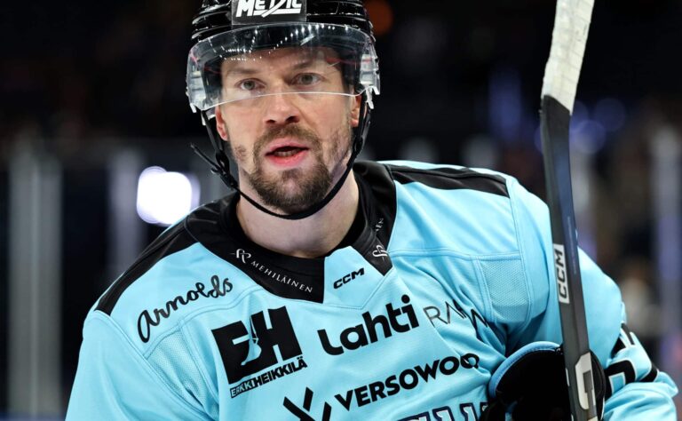Liiga: Konkaripelaajalle jatkoa Pelicansissa Liiga: Konkaripelaajalle jatkoa Pelicansissa
