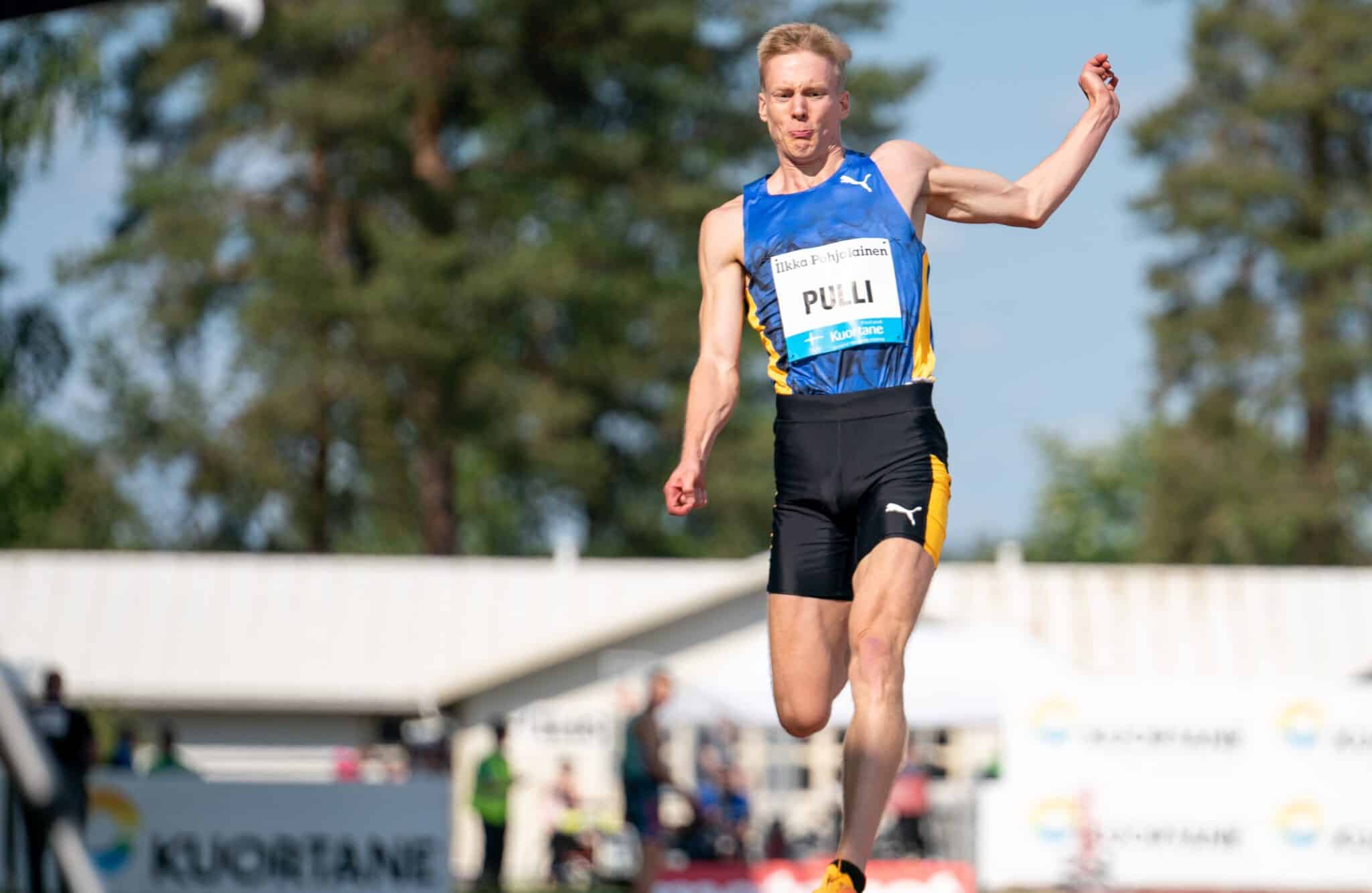 Kristian Pulli hyppäsi kovan tuloksen myötätuulessa yli 2000 metrin korkeudessa Kristian Pulli hyppäsi kovan tuloksen myötätuulessa yli 2000 metrin korkeudessa
