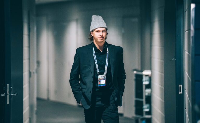 NHL: Columbus Blue Jackets pitää kiinni timantistaan: "Jännittävä nuori pelaaja" NHL: Columbus Blue Jackets pitää kiinni timantistaan: “Jännittävä nuori pelaaja”